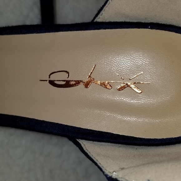 Heels - Picture 5 of 7